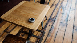 Panduan Memilih Meja yang Tepat di Bali: Material, Desain, & Rekomendasi Workshop