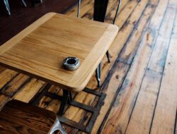 Panduan Memilih Meja yang Tepat di Bali: Material, Desain, & Rekomendasi Workshop